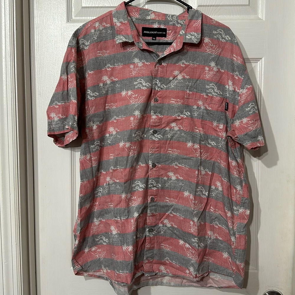 Molokai surf co. Button down shirt. XXL. Pink and grey stripes.